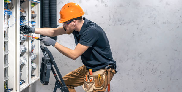 Best Licensed Electrician  in Sullivan, IL